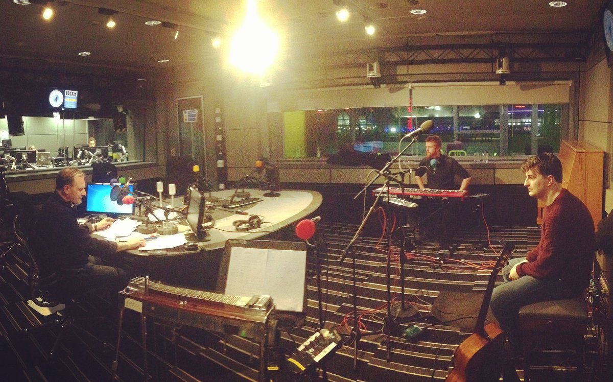 A quick panoramic of last nights @jimmoray <a href="/BBCRadio2/">BBC Radio 2</a> session on the #folkshow , #pedalsteel