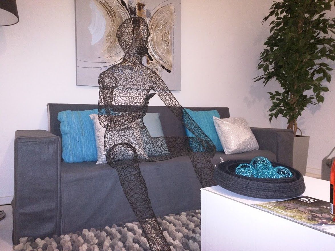 StyleAtHomeBe's tweet photo. Nieuwe #armleuning @kartonnenMeubel gespot? #Kartonnen #zetel gepimpt. Net echt! 10 kleuren à 12,50,- euro per stuk. https://t.co/MMxbkYCxJO https://t.co/2SIunEzpYR