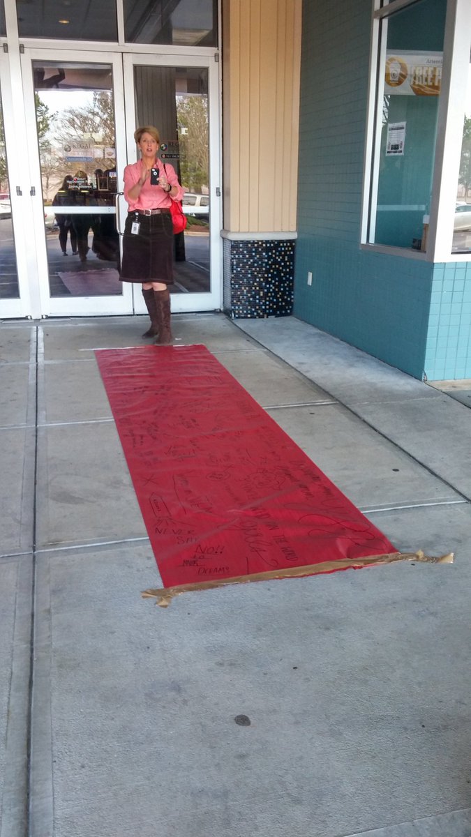 Jbstep13's tweet photo. WakeGirlsLead Red Carpet Event #SpecialViewing @HiddenFigures #RegalCrossroads @RegalMovies @STC_WCPSS @WCPSS https://t.co/7C0mel6dRi