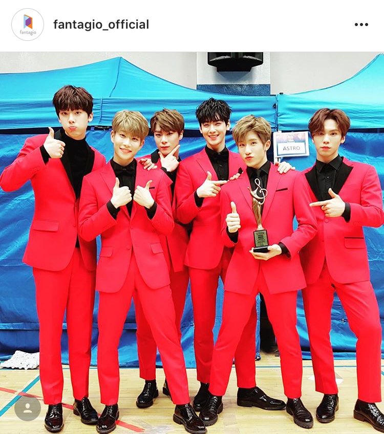 Bbell2iiam's tweet photo. [รีทวิต] สุ่มแจก สตก.ไลน์  50c. 2 รางวัลครับ เนื่องจาก #Astro ได้ รางวัล Hallyu Special Award #아스트로_한류특별상_축하해 ปิดรี 26/01 วันเกิดมุนบินครับ~ https://t.co/WW2ADbnAaX