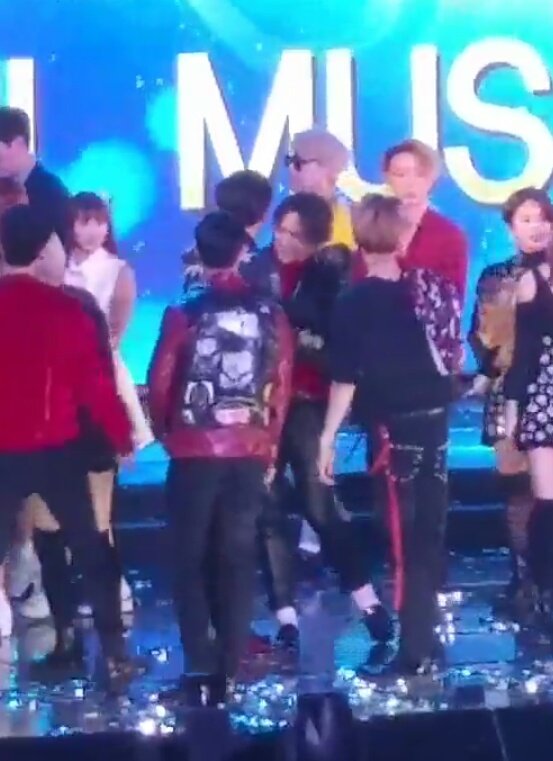 srpnatsy's tweet photo. เซฮุน×มิโนของวันนี้ และโมเม้นกอดกันตอนmama2014 นี่รอคอยโมเม้นนานมาก ฮืออออปริ่มแรง 2วงเมนของเรา😭
#SMA26th #WINXO https://t.co/c97xIqC8ZD