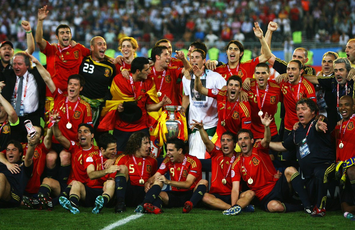 UEFAEURO's tweet photo. EURO 2008 it is! @SeFutbol fans will be pleased 👍

#ThrowbackThursday #TBT https://t.co/v1vkuQ9Iuu