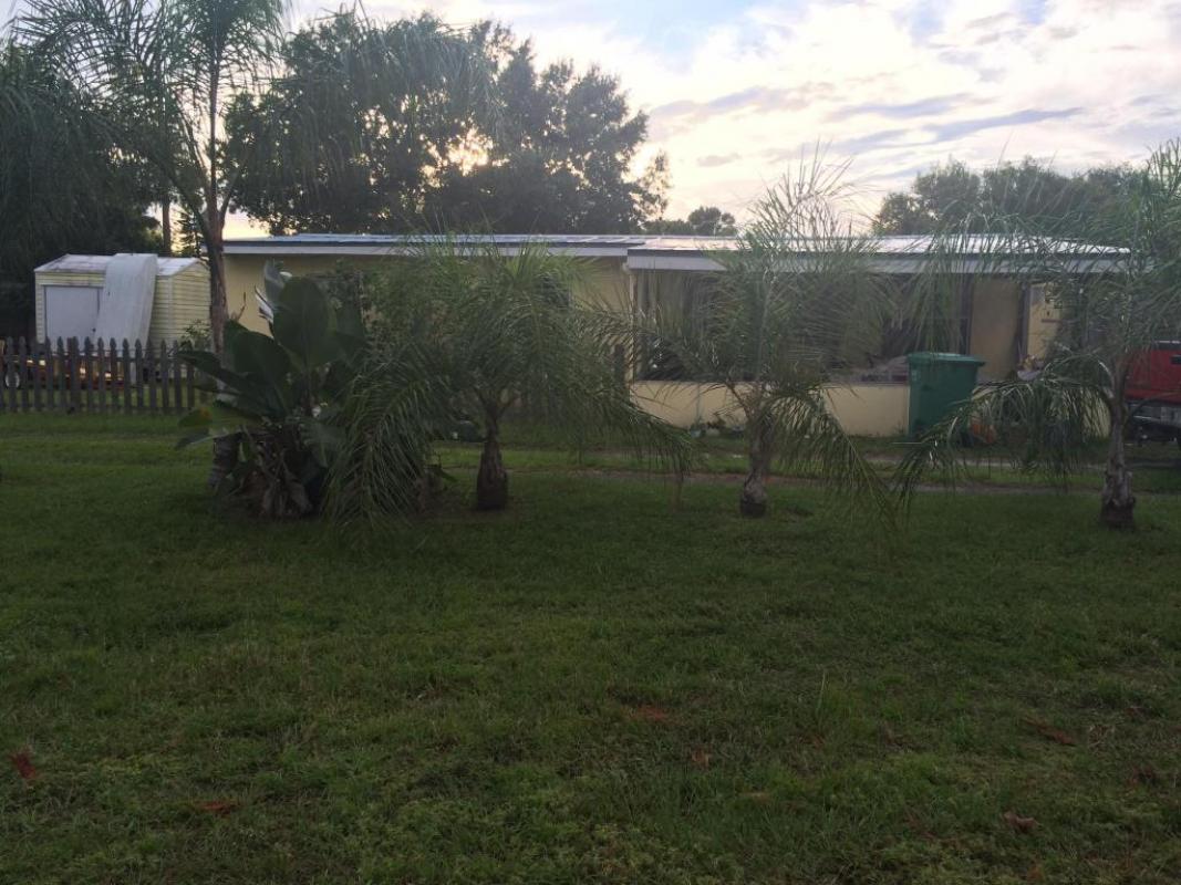 Jesleigh311's tweet photo. I am looking for a buyer on 5021 Regina Drive #FortPierce #FL  #realestate https://t.co/C6S9LHXz7s https://t.co/ICUYRNmVUq