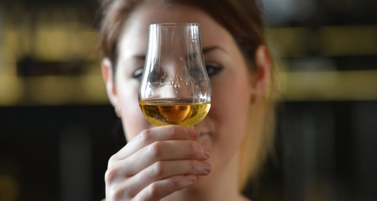 10 of the best (reasonably priced) Scotch whiskies - as chosen by the #whisky experts
trib.al/dPoFyi7