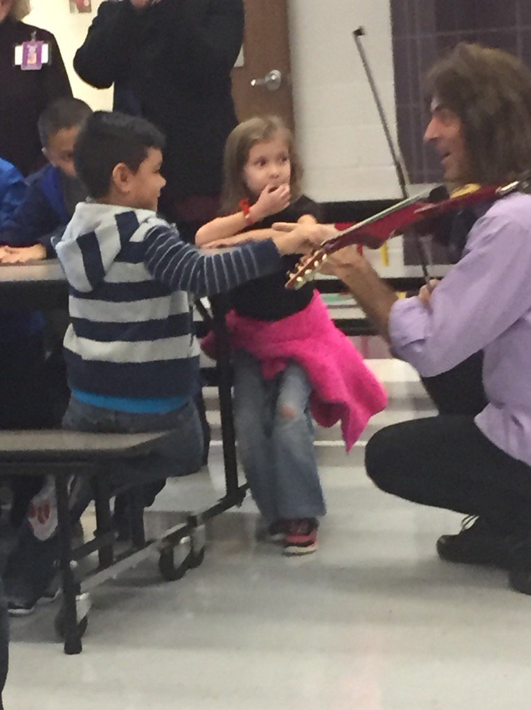 SHMrsVivio's tweet photo. We had a blast with @markwoodmusic this morning!! #SouthernHillsWF #iamwfisd https://t.co/wzIFfxZ7pO