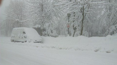 TgrRaiTrentino's tweet photo. 50 uomini della @dpcpat1 stanno operando vicino Teramo. Hanno stabilito la propria base a #Montorio al #Vomano, paese al collasso. https://t.co/68UP2HcDzL