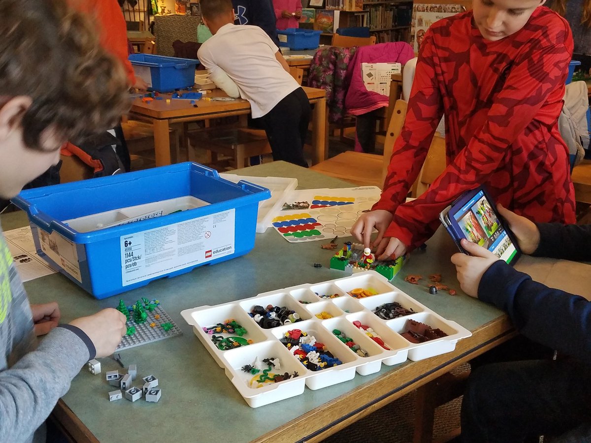 PES_Library's tweet photo. Grade 5 collaborating and story creating via My Create! @MrsRoberson401 #collaboration #MyCreate #Fiction https://t.co/OqCnxd9YNU
