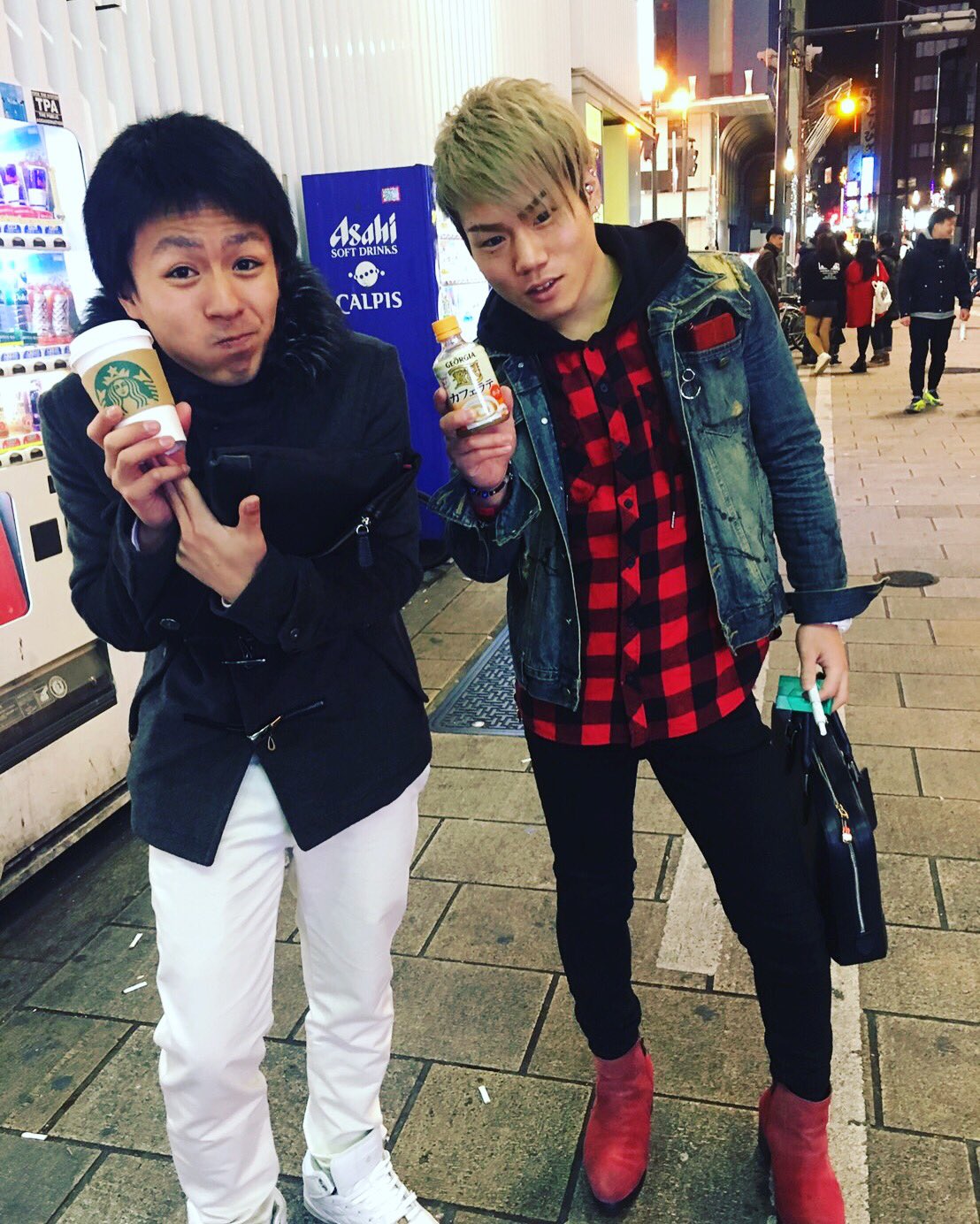 冴神 凌 寒い日にわ ホットカフェオレやね 今日も笑顔と元気に 頑張ってきます 大阪 ミナミ ホスト クラブ イケメン 冬 ファッション オシャレ コーデ 関西 いいねした人全員フォローする 仲間 無言フォロー大歓迎 T