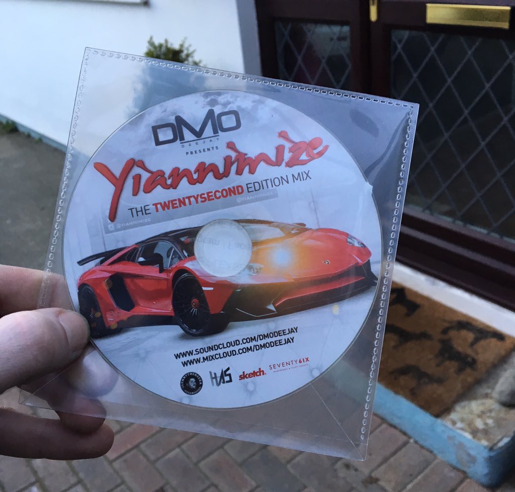 Timhatton18's tweet photo. Shoutout to @DMODeejay for the CD 🇬🇧💯 #dmoarmy Can't wait to play it in Italy next week. Add me back on Snapchat bro https://t.co/3vaWOK4plb