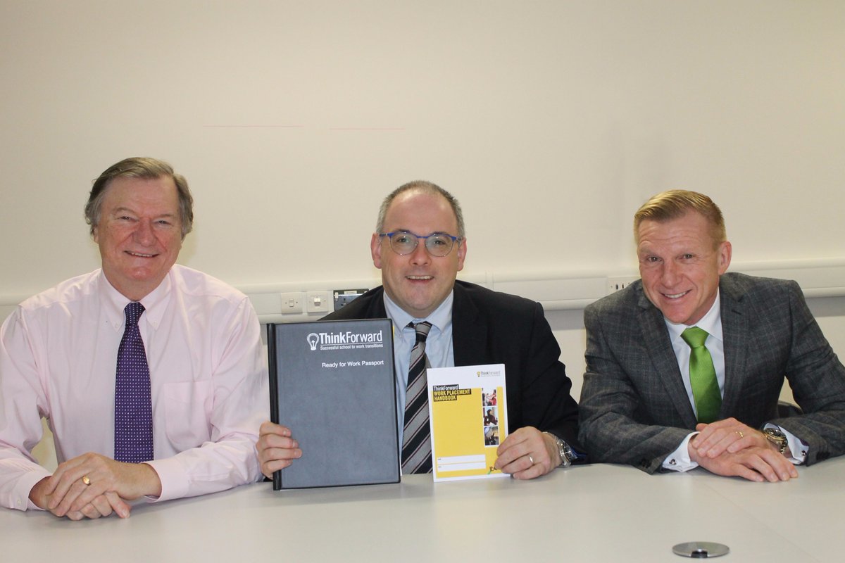 NottmCollege's tweet photo. We welcomed @halfon4harlowMP and @GrahamAllenMP to our Basford Hall campus today to talk about @ThinkForwardUK #skills https://t.co/EMQGUqkEqU