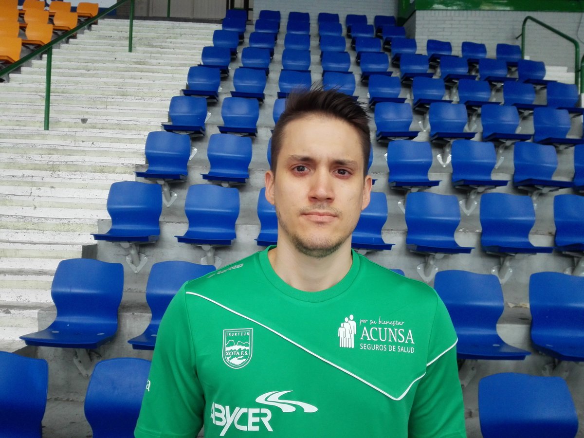 CDXOTA's tweet photo. @GenarioPeixoto será, casi con toda seguridad, la novedad en la expedición navarra para el partido en Jumilla. Debutará con la camisa verde. https://t.co/XdzqbdoKeC