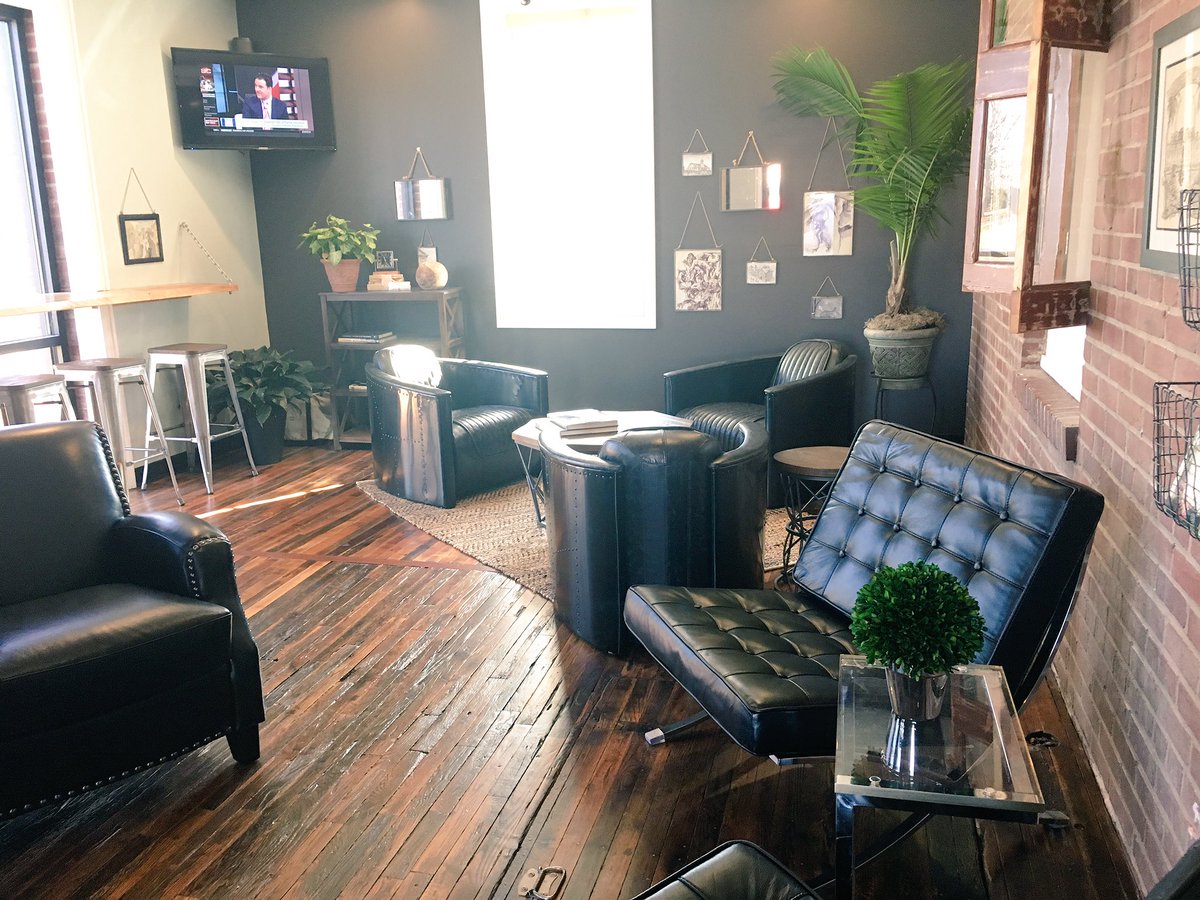 NewellClark's tweet photo. Lexington's newest addition. Organix Fresh press juice &amp; coffee bar @NCCityFitness @visitlexnc #opentothepublic https://t.co/544XQQkegQ