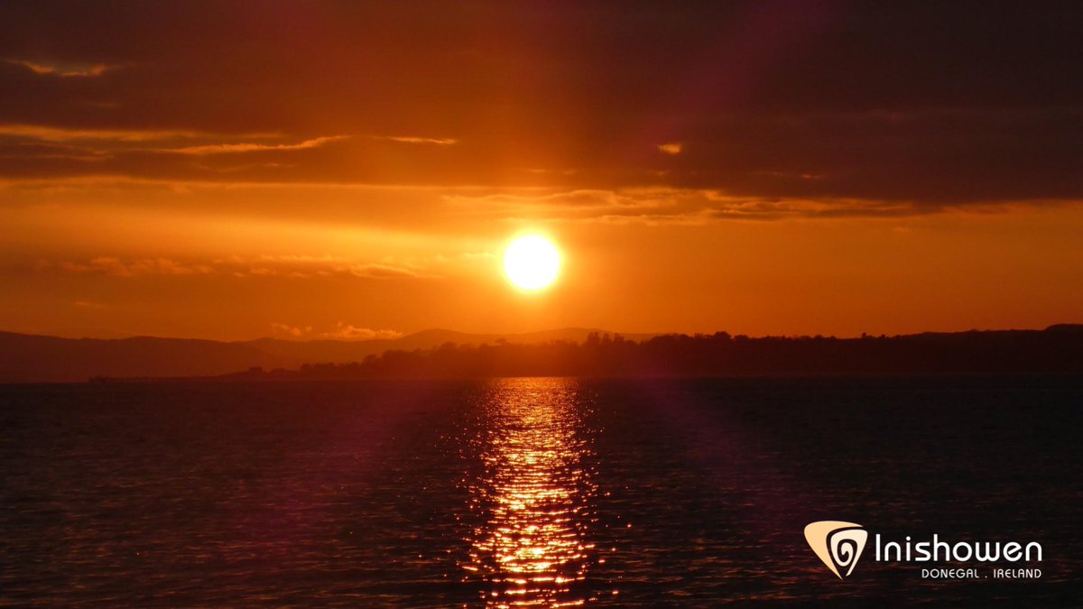 VisitInishowen's tweet photo. That beautiful time of the day in #Buncrana #Inishowen #Donegal #sunset #ThursdayThought https://t.co/8gqFOB3hNX