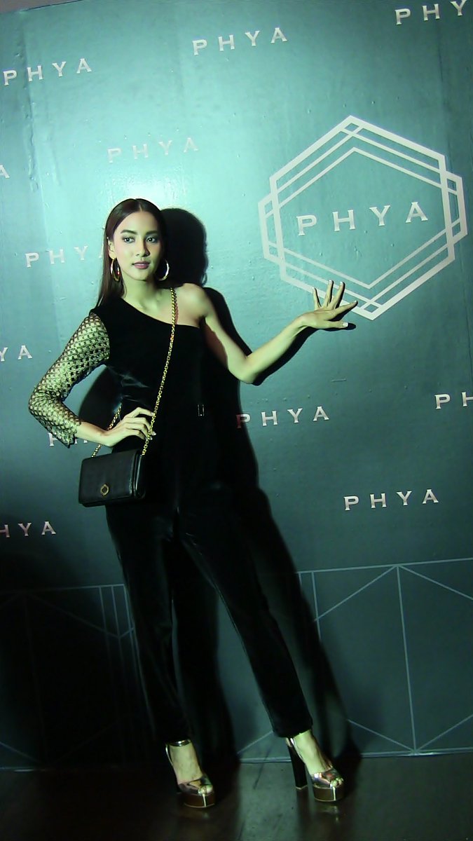 Megreen_G's tweet photo. กรีน Grand Opening of PHYA #greenausadaporn #greenausadapornfanclub #phyaphiilo #phya #phyaphilo #grandphya #อย่าถามหาความชัดT_T https://t.co/TLXybX1c24