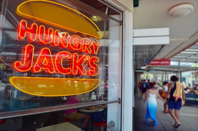 MorattiCamillo's tweet photo. Burger chain ​Hungry Jack's appetite for digital transformation: cloud solutions are "on the menu". #ModernFinance https://t.co/9WTQiDR6Fn https://t.co/XxAEDxvYRx