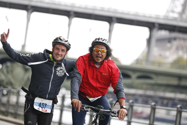 ParisBikeRun's tweet photo. Composer des équipes inédites, mixer les générations, le #ParisBikeRun est le défi idéal pour fédérer les collègues https://t.co/hk4IPJj63F https://t.co/f2QWMp0EFo