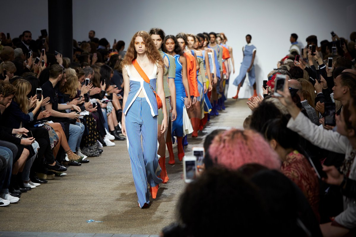 LondonFashionWk's tweet image. See the updated #LFW show schedule now featuring @OnOffLondon, @husseinchalayan, @hillandfriends &amp;amp; Richard Malone: bit.ly/2jqf37o