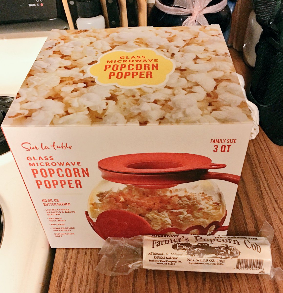 RubensteinESPN's tweet photo. When your BFF knows the love for #Popcorn is real @Latisiak_ ! #KeepItPopping #PopPop #PopcornQueen #PopLockAndDropIt #DontDropIt #ItsGlass https://t.co/ZcIeEcuSnG