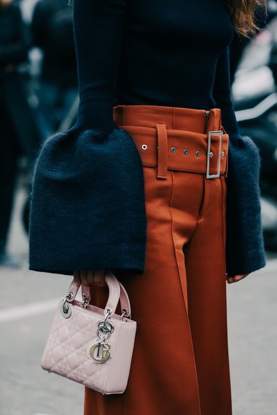 Buckle up, it's the season for belts! Van Isabel Marant tot Saint Laurent..ow.ly/RuMC3089fcW