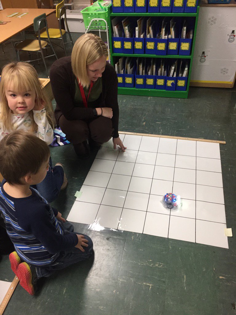 reederb12's tweet photo. Mrs. Hengel's Kindergarten practicing counting and coding in Media Class. #jmvitito #alasconnected https://t.co/SlqrbOamo5