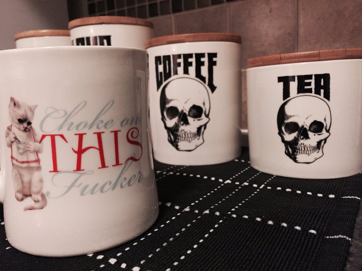 LuckyLastChance's tweet image. Morning decisions: should I choke on coffee or tea today? @blamebetty #blamebetty #wannawinthatgc