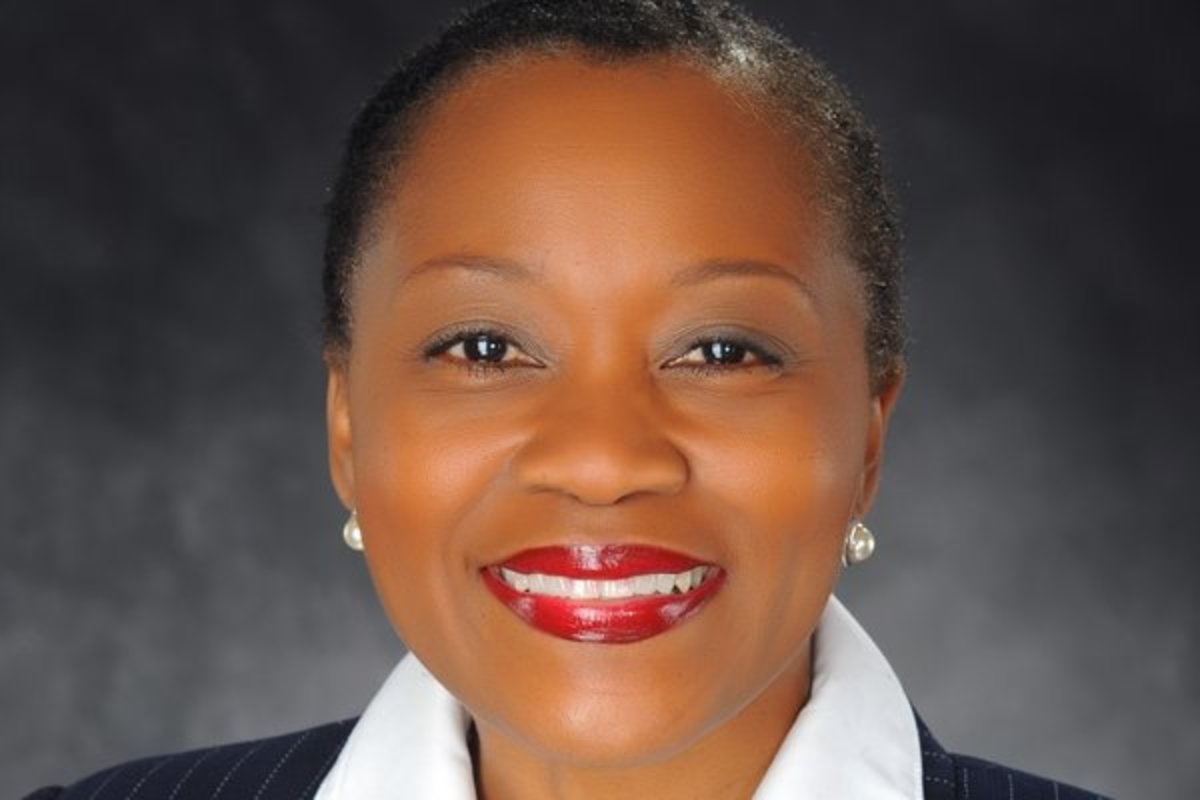 PoliticsINQ's tweet photo. Delco Community College (@DelawareCCC) hires first female and first African American president. https://t.co/YVKKvszulv https://t.co/uhUhOXTfmW