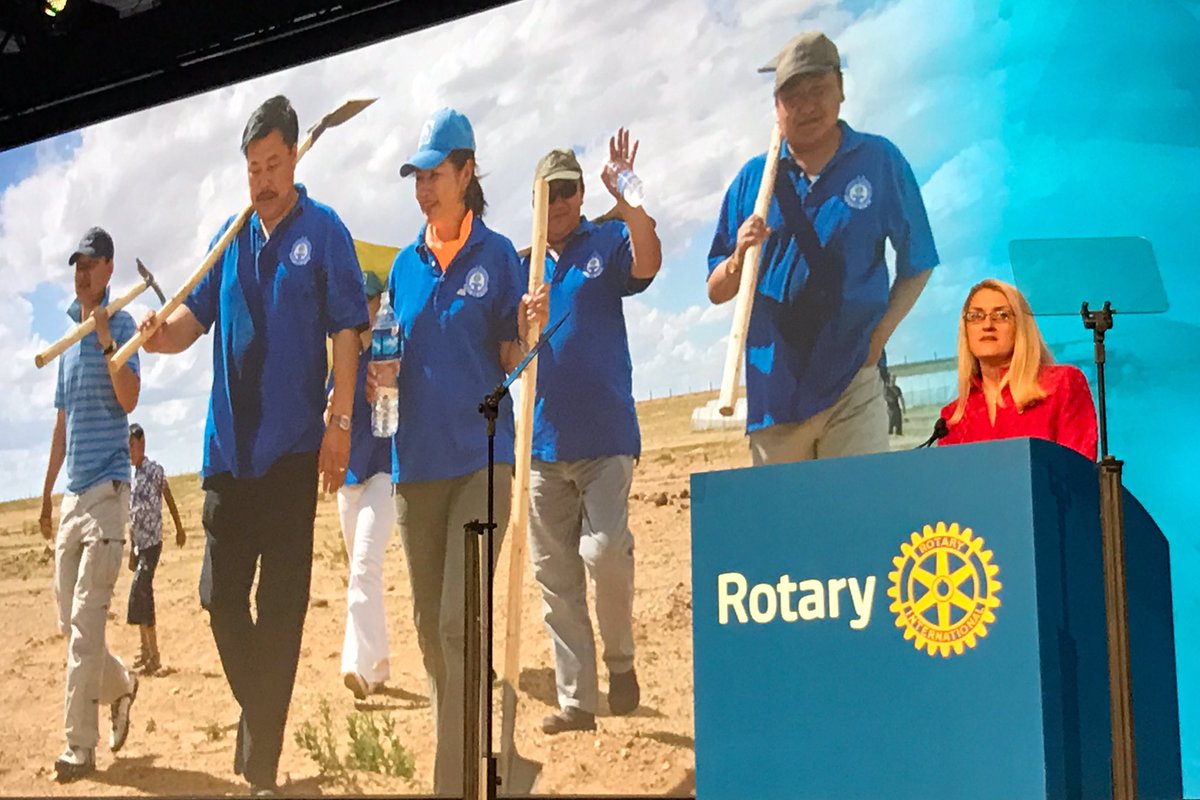 Rotary's tweet image. "Rotary is the place where members connect with other leaders, exchange ideas, and take action to create change." #RotaryIA17