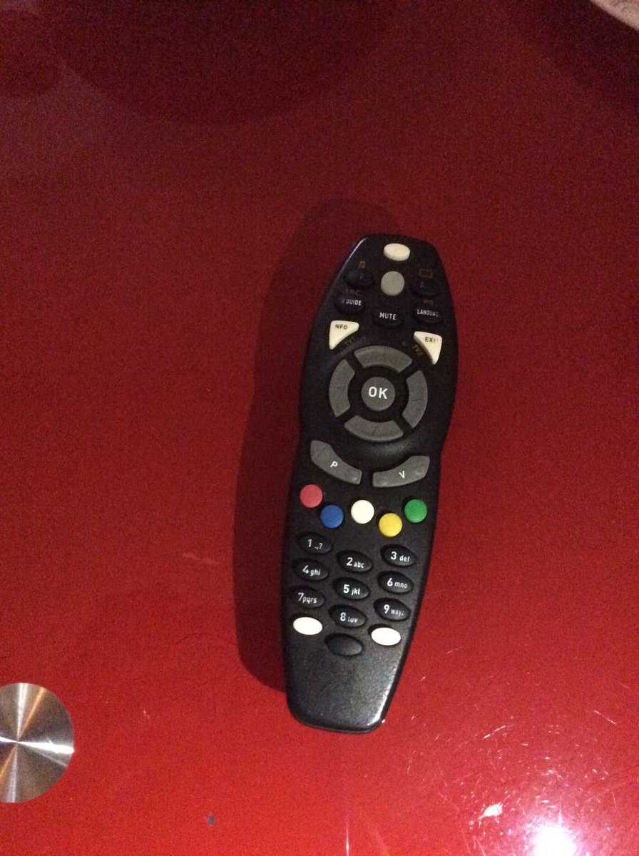janet_nambi's tweet photo. Retweet if you're fed up of these cheap remote controls by #MultiChoice #MultiChoiceuganda #RipOff #needrefund https://t.co/68YXo21INb