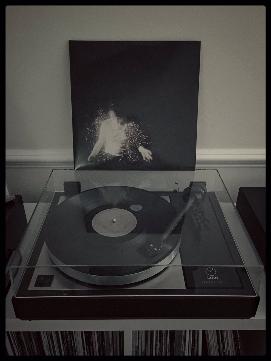 David_Forsdike's tweet photo. #nowspinning @wolfalicemusic #myloveiscool on my @linnproducts #hellolp12 @stoneaudio #vinylsoundsbetter #ilovemylp12 https://t.co/AFFieg9NFk