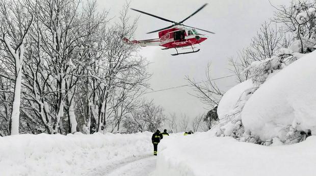 Diario_Supremo's tweet photo. #Avalancha en Italia deja al menos 30 desaparecidos
👉 https://t.co/hEJumkRzZv | #Italia #terremoto #Europa https://t.co/lDgq7YTBcP