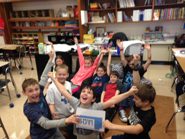 ms_burnell's tweet photo. More fun with BreakOUT #WeAre44 https://t.co/zQZFPeOP9G