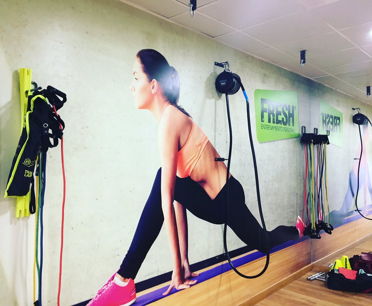 MartesNohayLuna's tweet photo. Estamos redecorando el Centro de Fresh entrenamiento personal para motivarte mientras entrenas! 
Pared panelada con material forex de 3mm. https://t.co/qg1ZpXzr9e