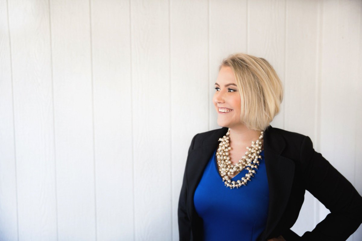 marketingkaye's tweet photo. Hesitant to take the next BIG step with your #brand? Gain the confidence you need with #brandfluency : https://t.co/XINYffy5vE https://t.co/Stycbd7fcx