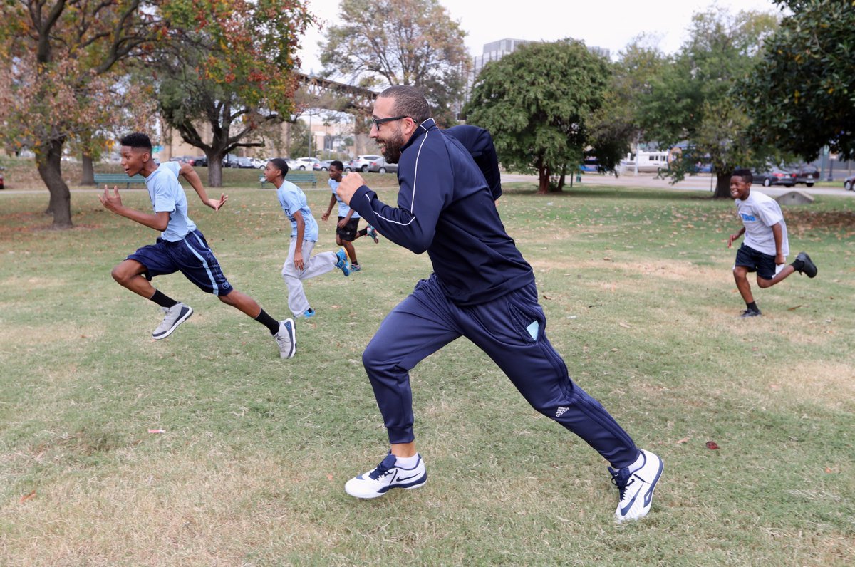 In honor of @NBA Fit Week, here's Coach Fizz teaching the importance of a healthy lifestyle at #GrizzFit!   #TBT https://t.co/tSOtGi8jhK