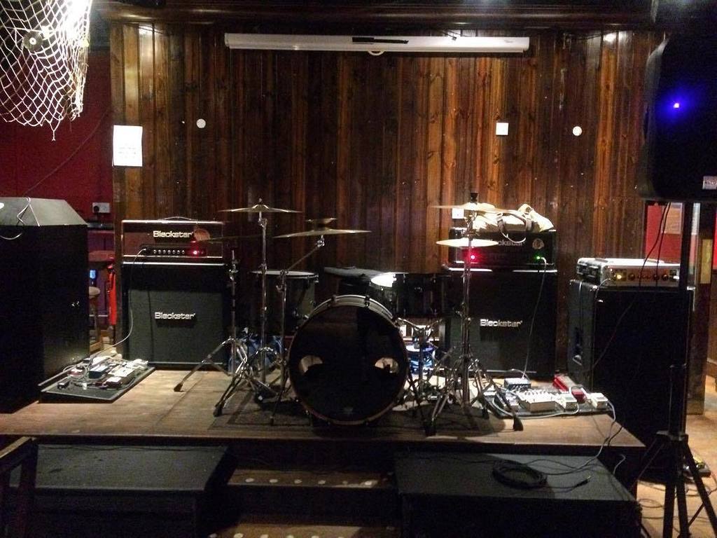 RMPMag's tweet photo. @blackcoastuk round two!! Let's melt @subsidebar down!!! #goodtimes #rockmetalpunk #squadg… https://t.co/kj8v935ywK https://t.co/sarQuHvZRe