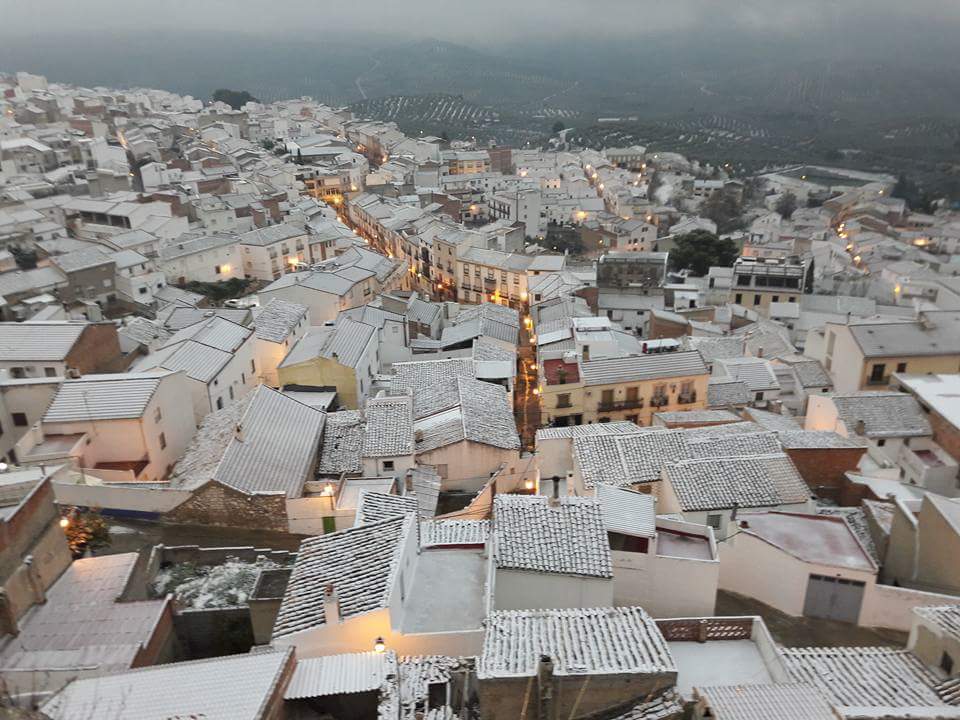 Y llegó la nieve a #Bedmar.
Fotos Baltasar García 
<a href="/AytodeBedmar/">AytodeBedmar</a> <a href="/VentanaVAND/">Ventana Visitante</a> <a href="/viveandalucia/">Vive Andalucía</a> <a href="/tiempobrasero/">Tutiempo</a> <a href="/TurismoAndaluz/">Turismo Andalucía</a> <a href="/Destino_AND/">DESTINO ANDALUCIA</a>