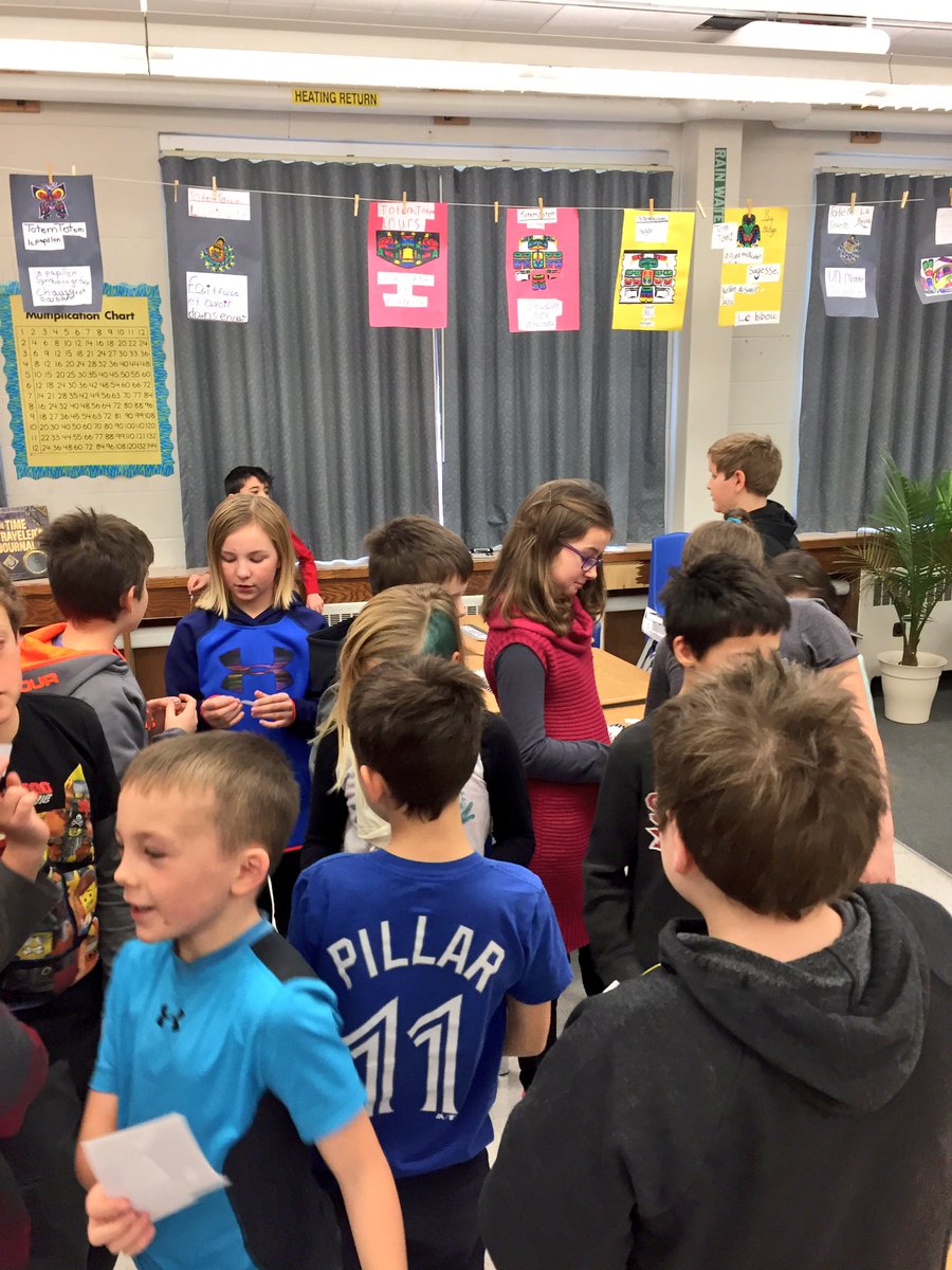 MrMC_LDSB's tweet photo. Using only text features, students find others w the same article & predict what it's about! #criticallit @EPS_LDSB https://t.co/6BZC2edF8k