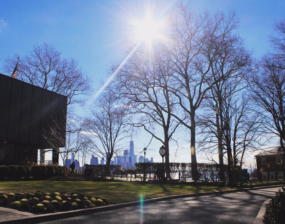 FollowStevens's tweet photo. It's a beautiful, sunny day on campus here in Hoboken! #StevensNow #StevensPride https://t.co/FVDDtqouns