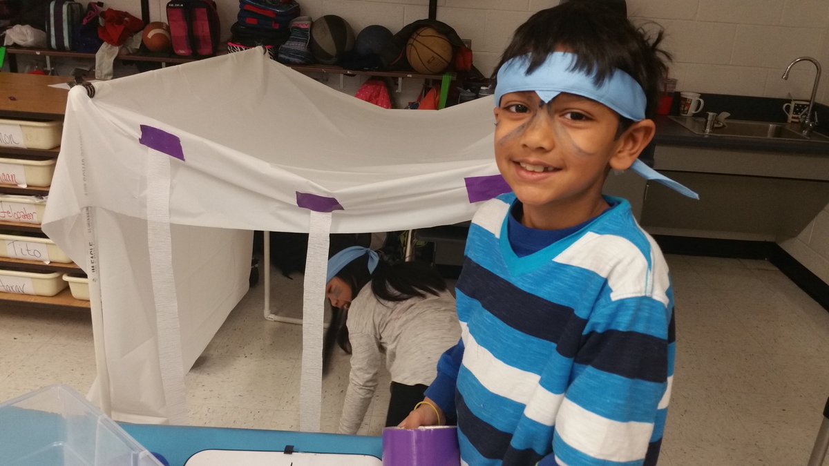 dinsari's tweet photo. Mrs. King's 3rd graders create a model White House with Challenge Island's in-school field trip! #liberty17 https://t.co/xUfzoDojcu