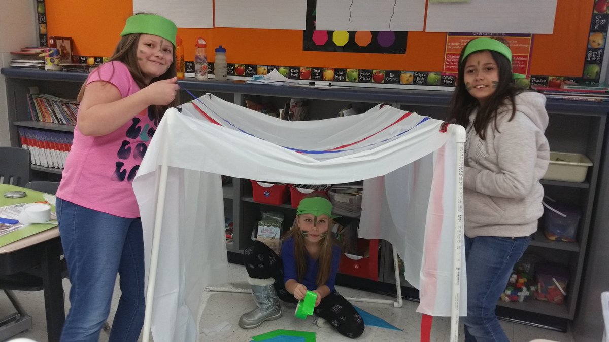 dinsari's tweet photo. Mrs. King's 3rd graders create a model White House with Challenge Island's in-school field trip! #liberty17 https://t.co/xUfzoDojcu