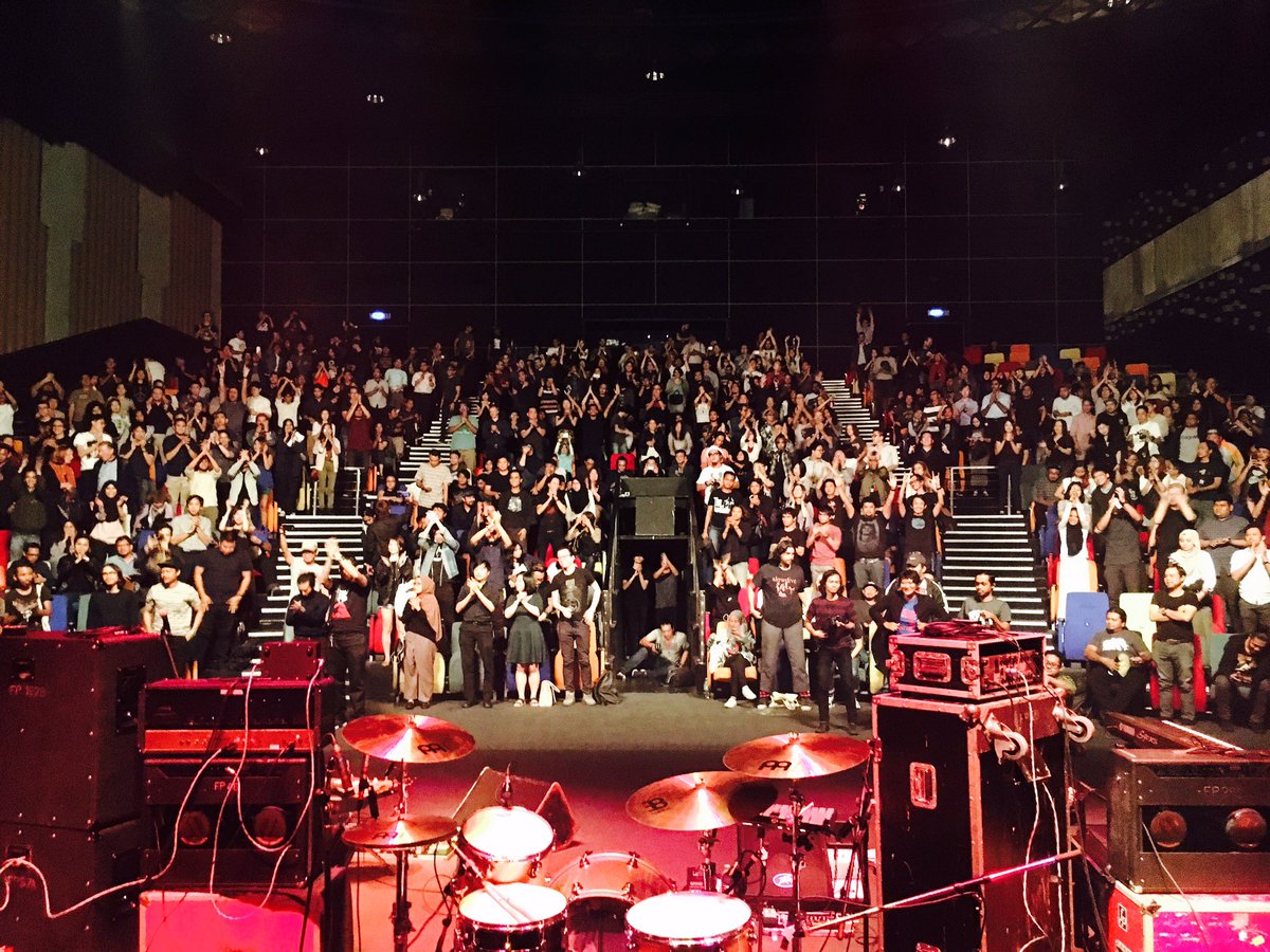 monoofjapan's tweet photo. Tour RFH show 51. Thank you for the beautiful standing ovation in Malaysia! https://t.co/dgatJINZHb