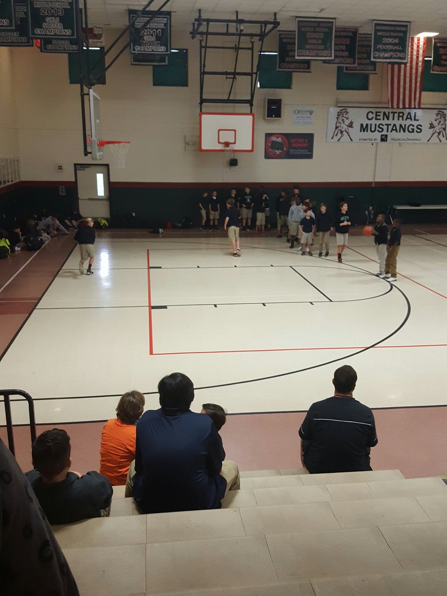 TeamMudkips's tweet photo. B ball https://t.co/LtJgPDoZvt