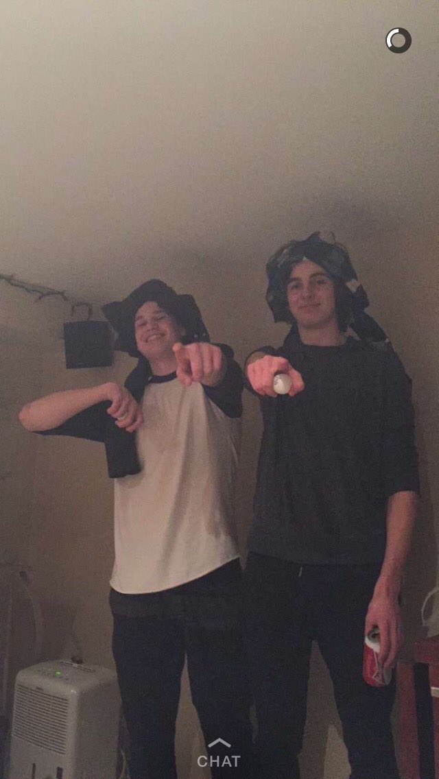davis_kw's tweet photo. Happy birthday bro @mattjohnsun19!!! Have good day man🍻🍺❤😍❤#FTAH https://t.co/zERoPtRd0G