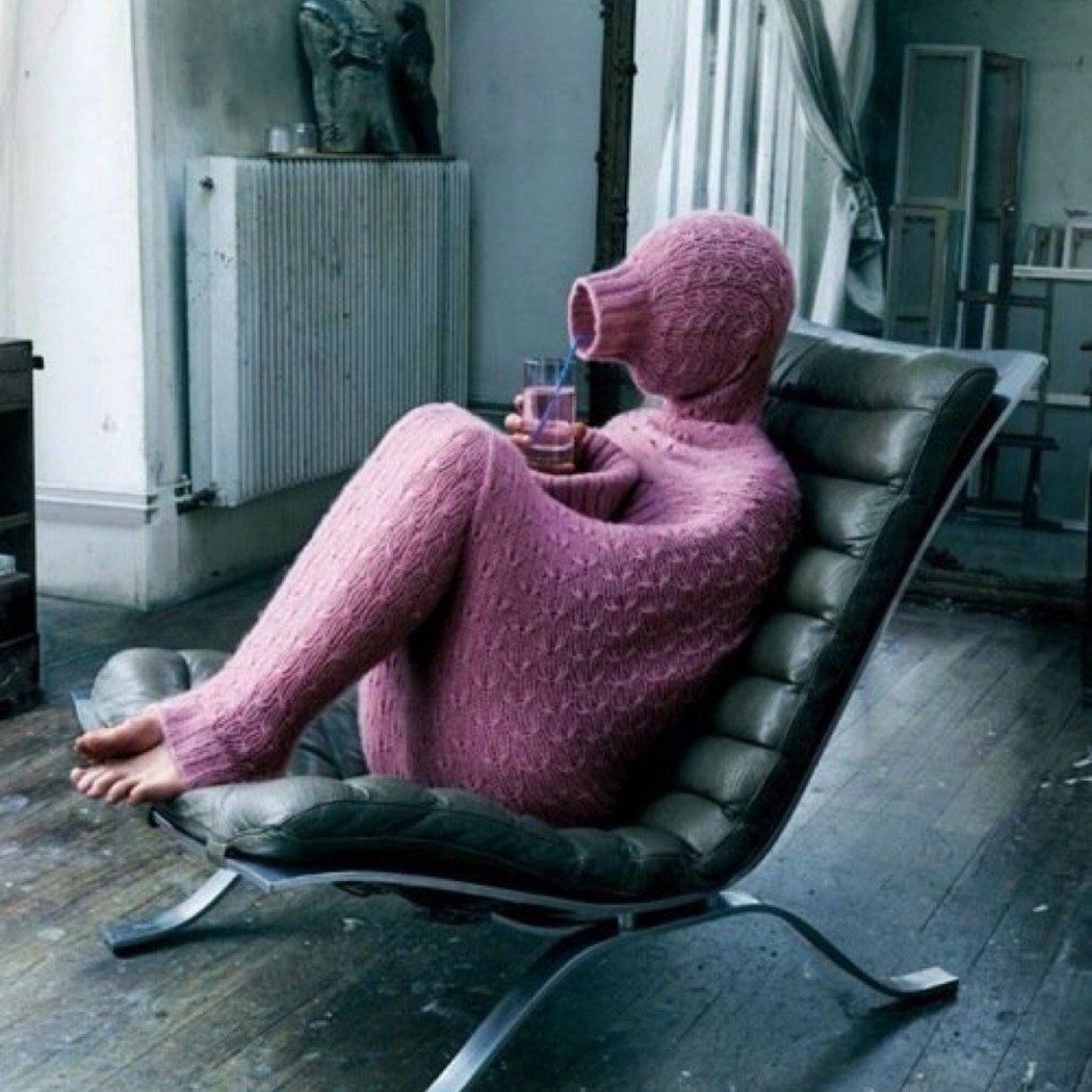 PostureigLleida's tweet photo. Quan és lo dia més fred de l'any i també quan l'electricitat va més cara però t'hu prens amb filosofia. https://t.co/fcs5Cb1WuH