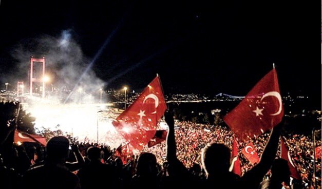 CumhurbaskaniX's tweet photo. 15 Temmuz darbesi başarılı olsaydı gezi olaylarında ölenlerin katili diye Erdoğan ve destekçileri mahkum edilip solun desteği alınacaktı. https://t.co/5WKykOG29z