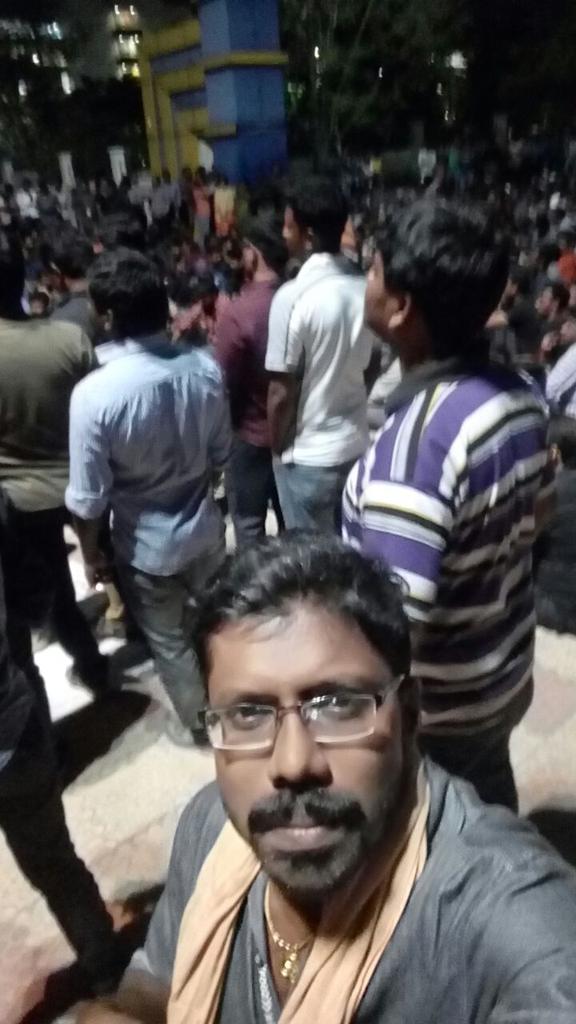 filmistreet's tweet photo. #Jallikattu #SupportJallikattu  #Elcot #SEZ #ITPARK #Sholinganallur 
Tomorrow they bycoting one day from job https://t.co/06xBIg49sD