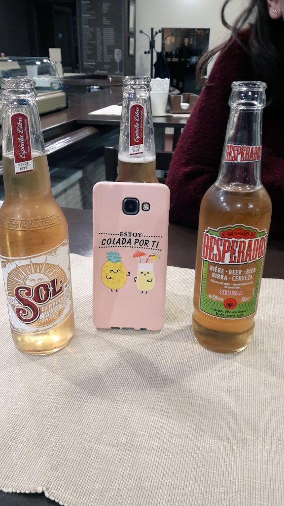 ¿Quién dijo frío? Tómate una cervecita con sol, pasión y alma!!! #pasarileando #decervecitas #aquinotenemosfrio