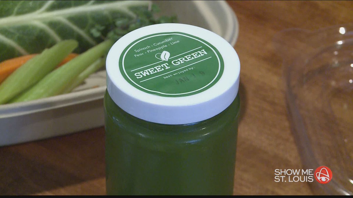 ShowMeStLouis's tweet image. Healthy eating in Edwardsville at @Source_Juicery on.ksdk.com/2jCJDeI