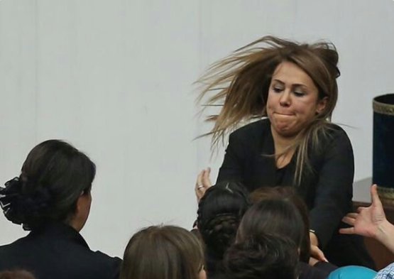 solhaberportalY's tweet photo. CHP'li ve HDP'li vekillere saldıran AKP'li Enç'ten Cemaat'e övgü tweetleri https://t.co/iiUTVRYPRO https://t.co/NFqKLq04UO