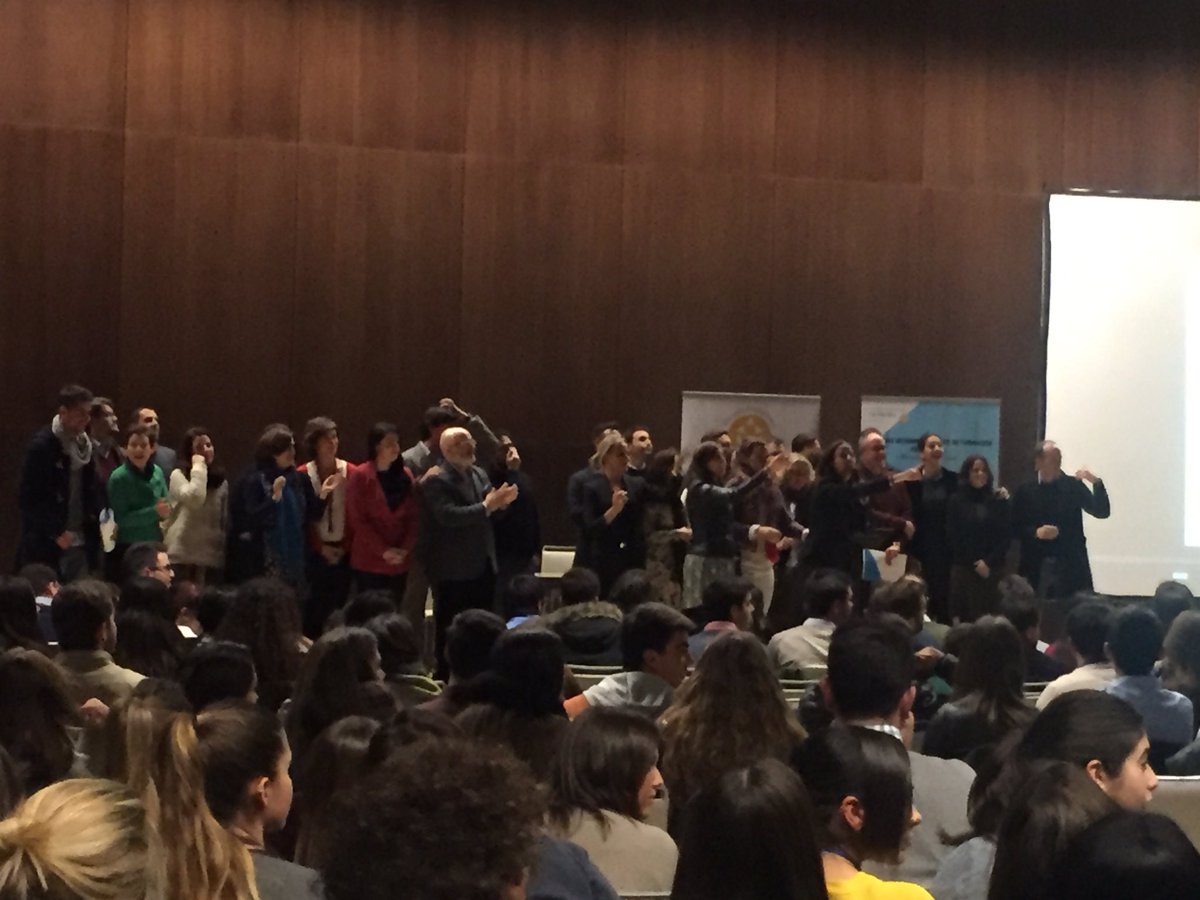anita_ribera's tweet photo. Porque sin vosotros nada sería posible creais sueños e ilusiones gracias os queremos @ccffvedrunasev #jornadasfpvedruna https://t.co/Mn1rE3aiw7